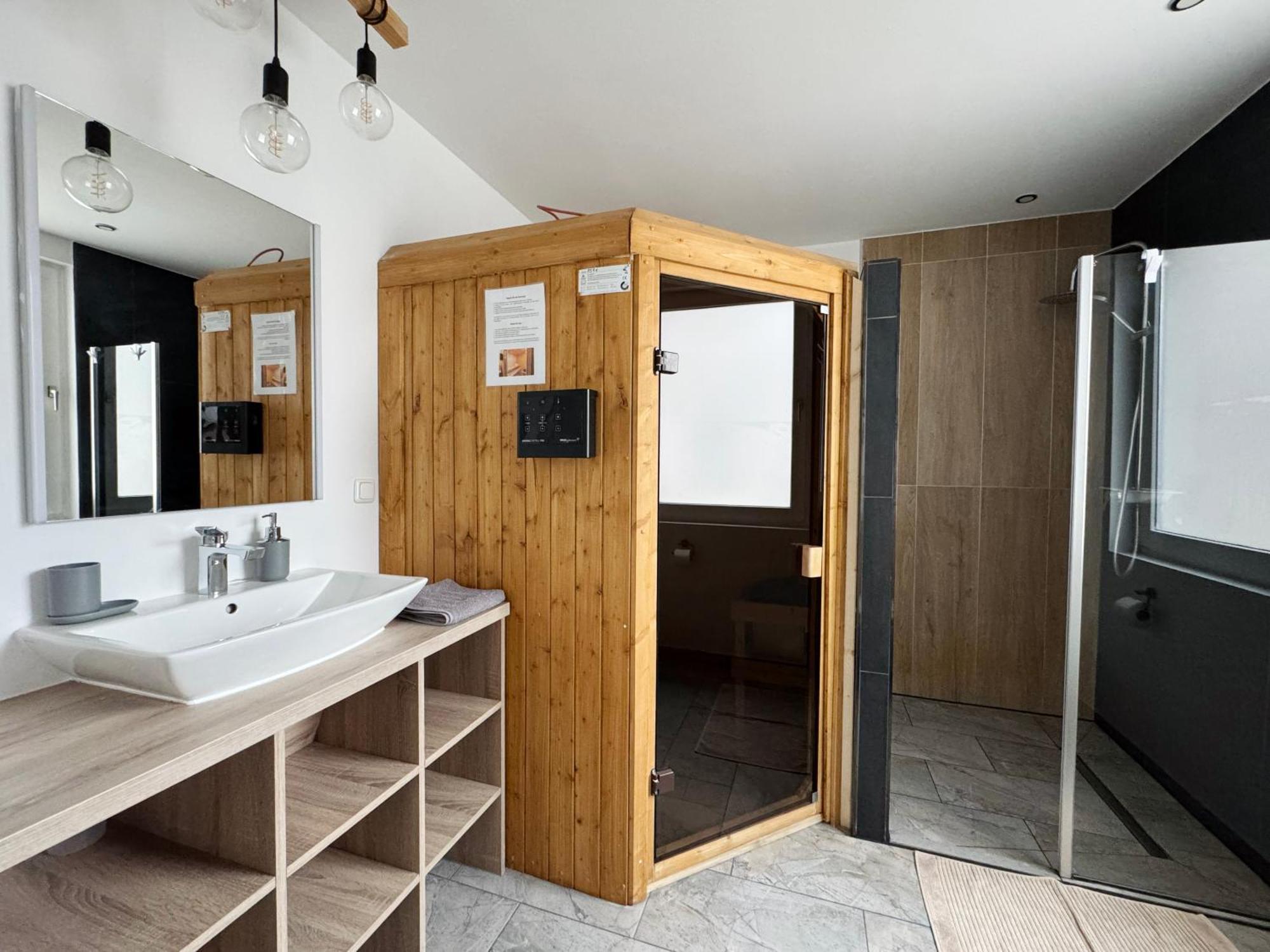 Huge Apartment With Sauna And Free Parking Ντούισμπουργκ Εξωτερικό φωτογραφία